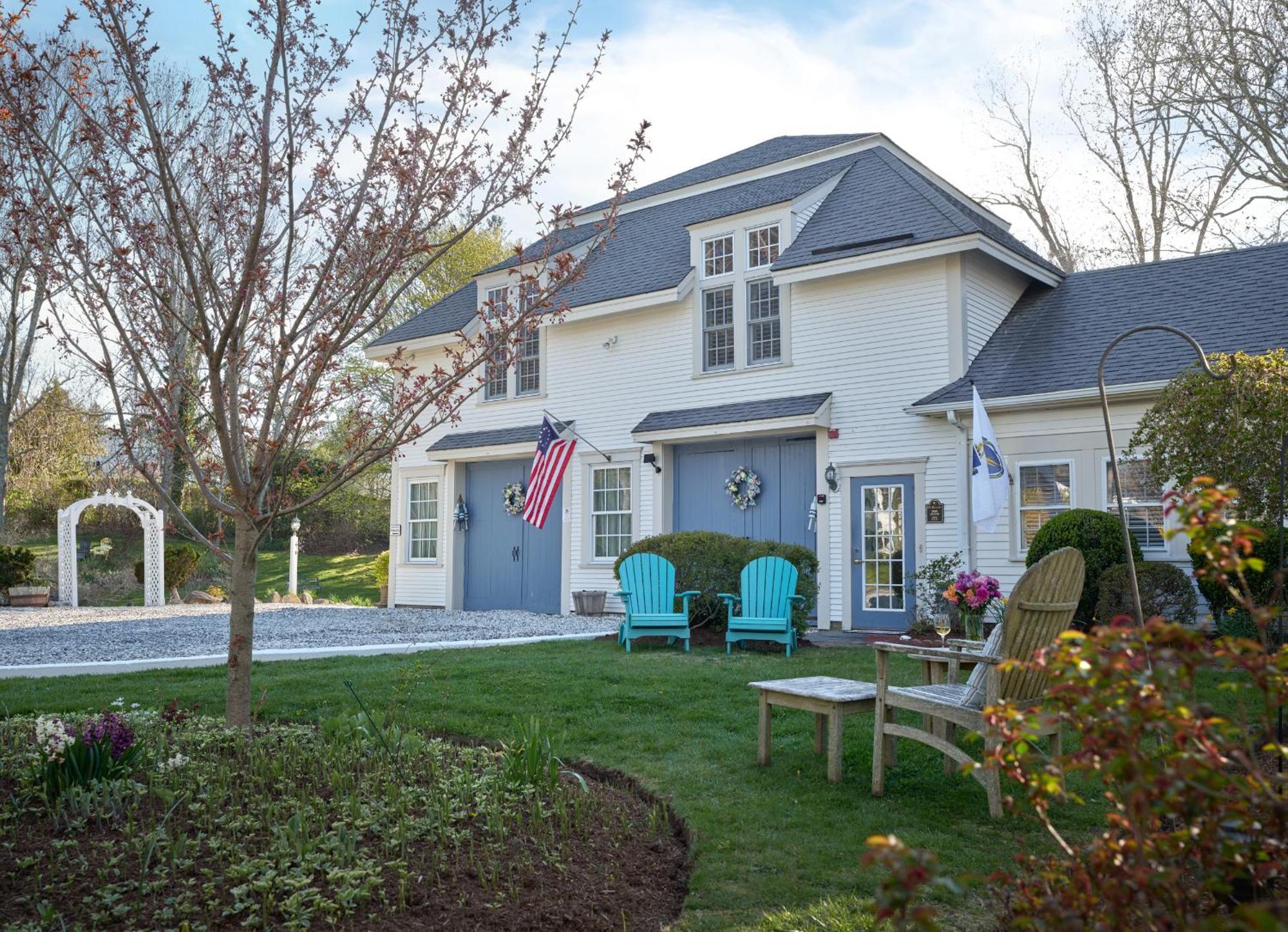 Old Manse Inn Brewster Exterior photo